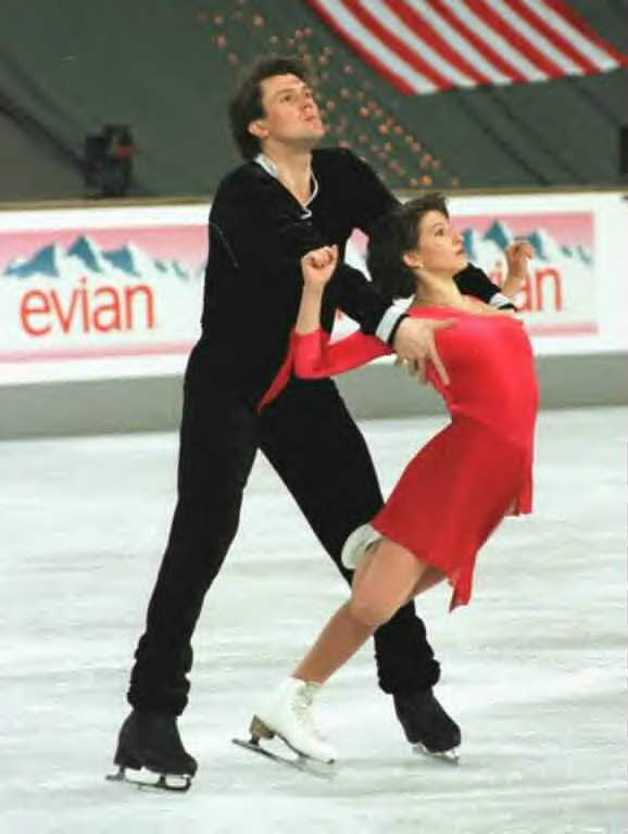 Oksana Kazakova and Artur Dmitriev 
